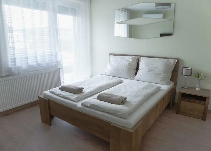Pisztacia Apartman דירה