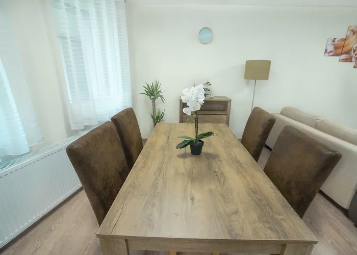 Pisztacia Apartman דירה *