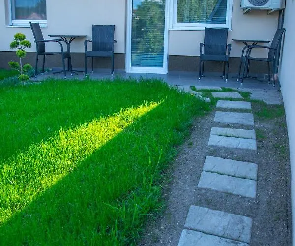Pisztacia Apartman דירה *