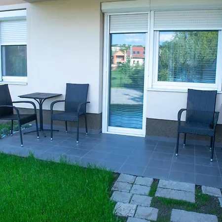 Pisztácia Apartman *